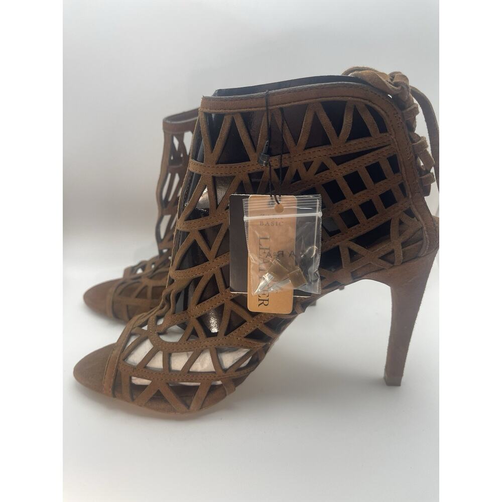 NWT ZARA Woman Leather High Heel Shoes US9 EU 40. MSRP $99